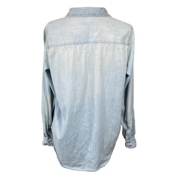 Universal Thread Chambray Shirt Light Wash Size M Medium Button Front Long Sleev - Picture 3 of 8
